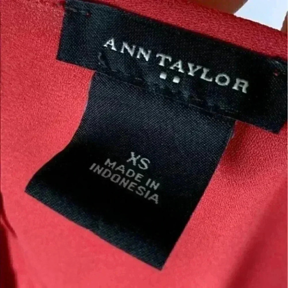 Ann taylor Factory top size XS red shirt sleeve - Picture 8 of 10